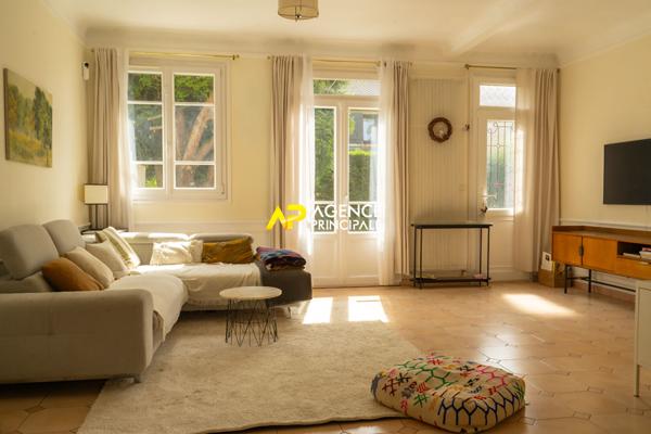 Sartrouville - Union - Maison 6 pièces 4 chambres 150 m2 €670 000 ** - Référence 9578