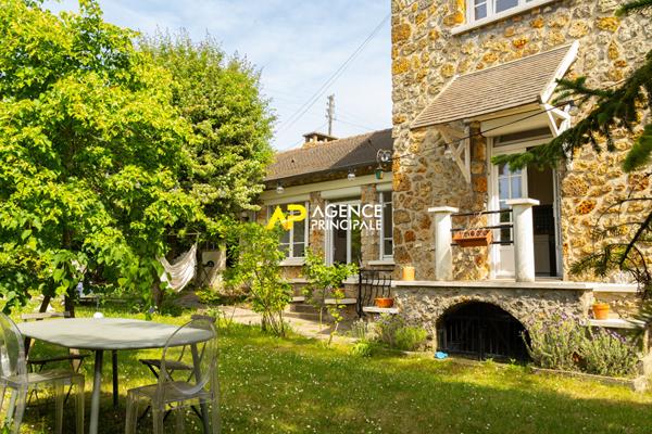 Sartrouville - Union - Maison 6 pièces 4 chambres 150 m2 €670 000 ** - Référence 9578