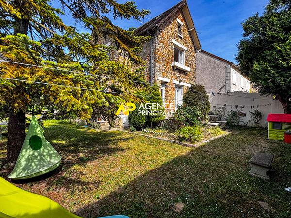 Sartrouville - Union - Maison 6 pièces 4 chambres 150 m2 €670 000 ** - Référence 9578