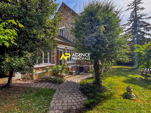 Sartrouville - Union - Maison 6 pièces 4 chambres 150 m2 €670 000 ** - Référence 9578