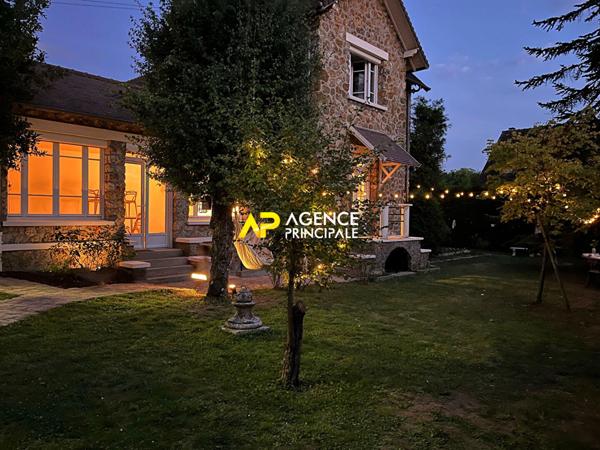 Sartrouville - Union - Maison 6 pièces 4 chambres 150 m2 €670 000 ** - Référence 9578