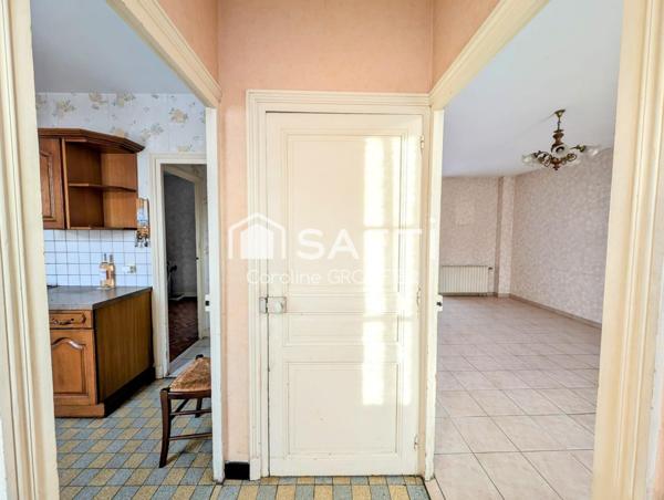 Maison élevée sur cave avec jardin – Proche commodités