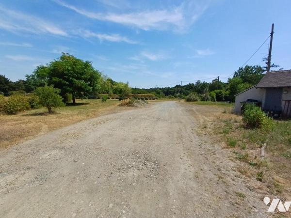 CHANGÉ - Maison indépendante sur 4813 m² de terrain