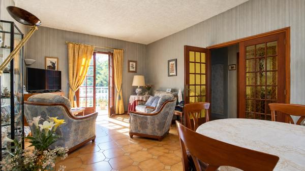 Choisy-le-Roi / Gondoles : maison de ville au calme avec jardin
