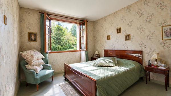 Choisy-le-Roi / Gondoles : maison de ville au calme avec jardin