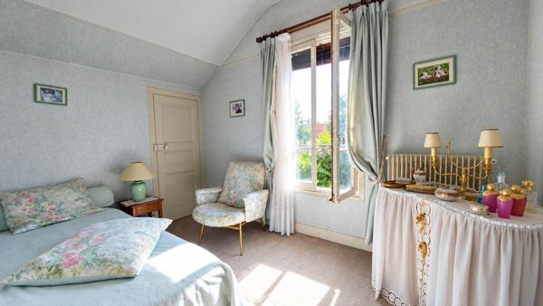 Choisy-le-Roi / Gondoles : maison de ville au calme avec jardin