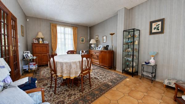Choisy-le-Roi / Gondoles : maison de ville au calme avec jardin