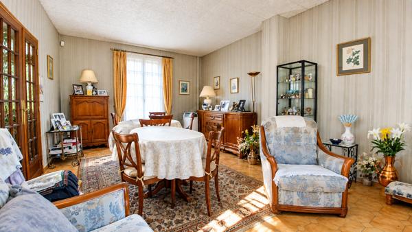 Choisy-le-Roi / Gondoles : maison de ville au calme avec jardin