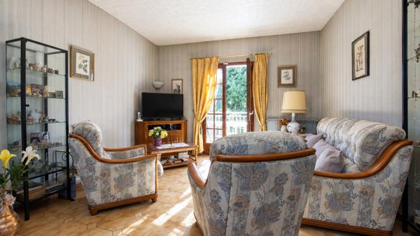 Choisy-le-Roi / Gondoles : maison de ville au calme avec jardin