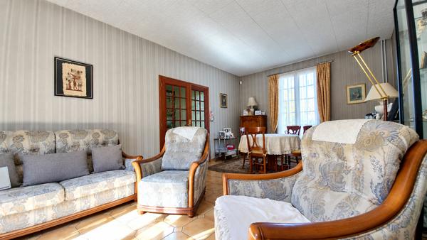 Choisy-le-Roi / Gondoles : maison de ville au calme avec jardin