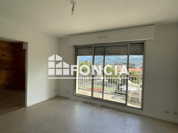 Location Studio 27.88 m² - 64 R. SAVOIE/24,70,118,160 RUE D. CANCIL Sallanches 74700