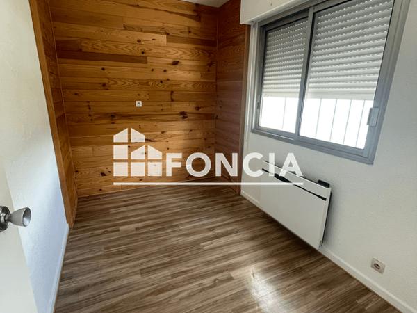 Location Studio 27.88 m² - 64 R. SAVOIE/24,70,118,160 RUE D. CANCIL Sallanches 74700