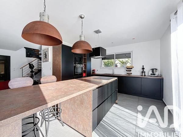 Maison à vendre 6 pièces 146 m² Saint-Laurent-de-Mure