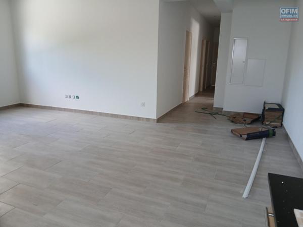 A louer appartement F4 neuf sur le Port
