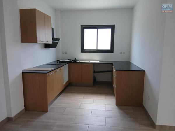 A louer appartement F4 neuf sur le Port