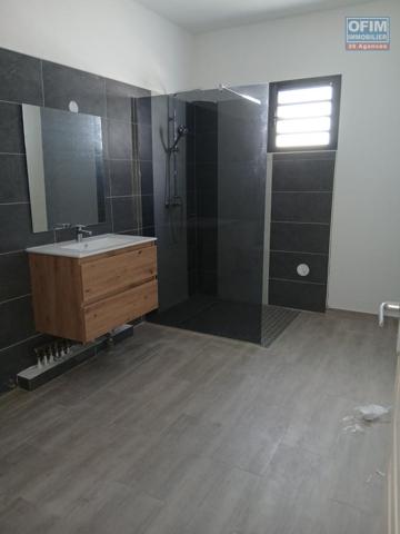 A louer appartement F4 neuf sur le Port