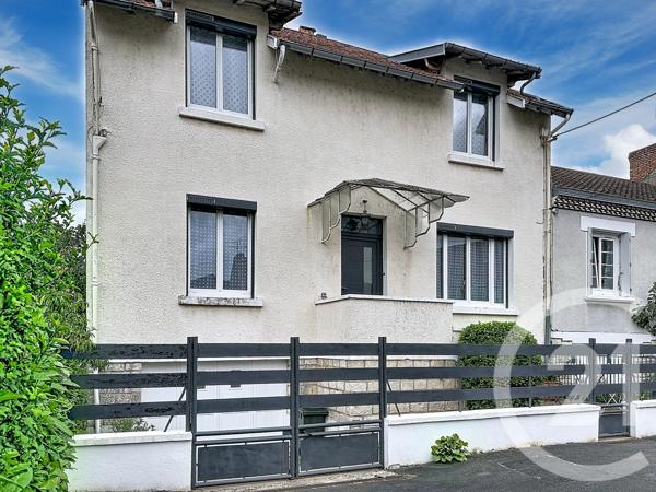 Maison à vendre  5 pièces - 108 m 2   PERIGUEUX  - 24