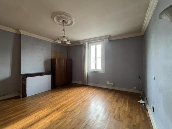 Maison à vendre |                                       Tonneins |                                        8 pièces  |  230 m²