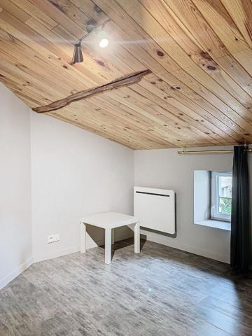 A LOUER - Maison meublée sur la commune de RIVES D'AUTISE (OULMES)