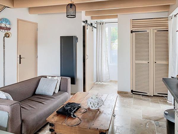 A LOUER - Maison meublée sur la commune de RIVES D'AUTISE (OULMES)