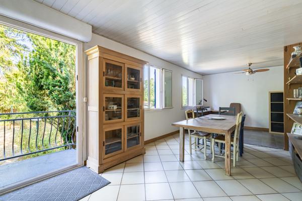 Maison
         5 pièces
        - 123 m² 360 000 € *