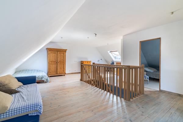 Maison
         5 pièces
        - 123 m² 360 000 € *