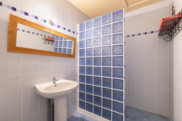 Maison
         5 pièces
        - 123 m² 360 000 € *