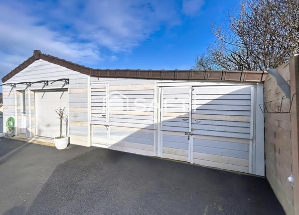 Longère avec piscine à Tollevast