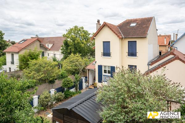 Maison Maisons Laffitte 7 pièce(s) 103.72 715 000 € **  - Référence  4490