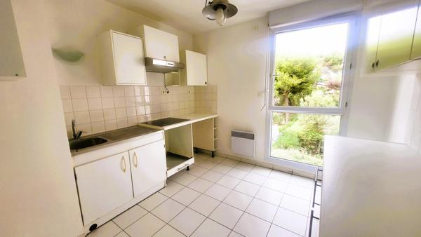 Magnifique T3  avec grande terrasse de 18 m² au calme dans  Résidence standing