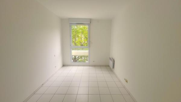 Magnifique T3  avec grande terrasse de 18 m² au calme dans  Résidence standing