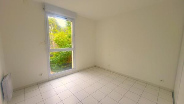 Magnifique T3  avec grande terrasse de 18 m² au calme dans  Résidence standing