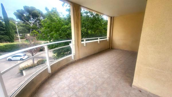 Magnifique T3  avec grande terrasse de 18 m² au calme dans  Résidence standing