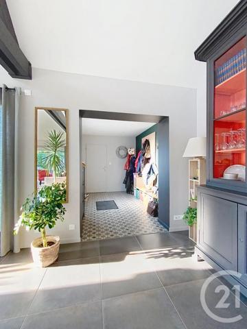 Maison à vendre  8 pièces - 213,50 m 2   CHARTRES  - 28