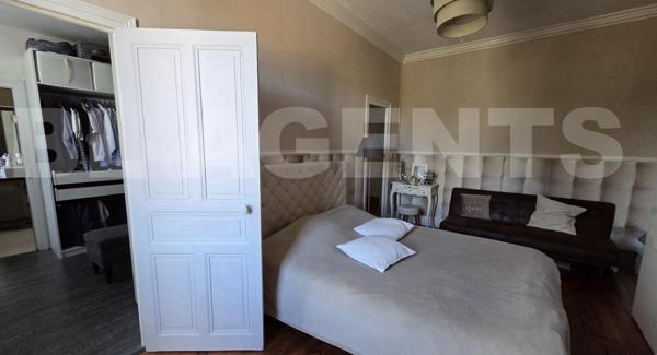 Charmante Maison de Ville Entièrement Rénovée avec Jardin Paysagé et Piscine Chauffée