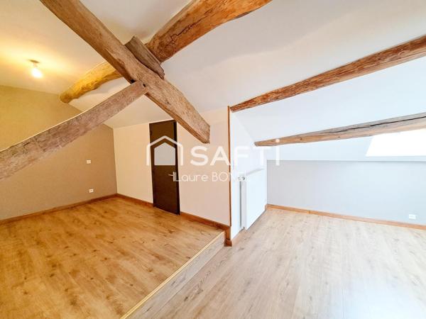 Maison de ville rénovée avec dépendances