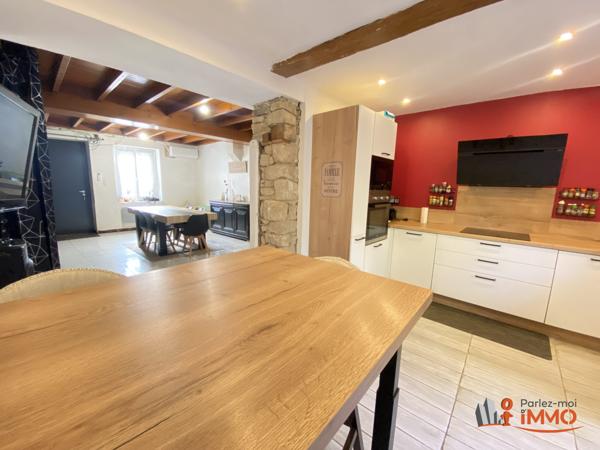 Exclusivité – Charmante maison mitoyenne de 157 m² avec grand terrain à Vaulx-Milieu
