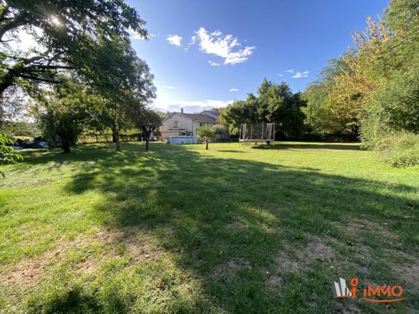 Exclusivité – Charmante maison mitoyenne de 157 m² avec grand terrain à Vaulx-Milieu