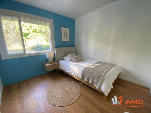 Exclusivité – Charmante maison mitoyenne de 157 m² avec grand terrain à Vaulx-Milieu