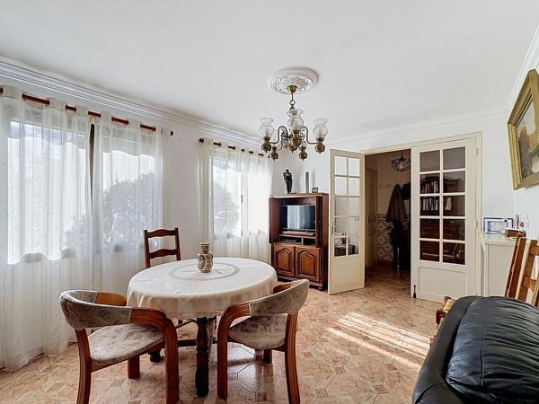 Maison familiale 5 pièces - 3 chambres - terrain de 149m2  - Fresne 15 MINUTES  RER ANTONY CROIX DE BERNY