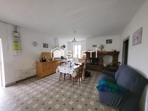sur un terrain de 3000 m2 maison et grange