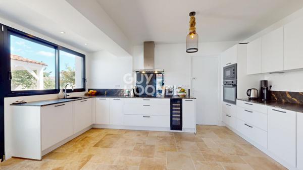 Élégante Maison à Vendre à Loix - Un Écrin de Paix