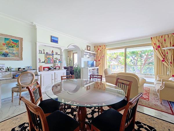 Appartement Cannes 4 pièces 123.30 m² dernier étage terrasse vue verdure et mer