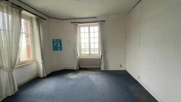 Maison à restaurer à vendre à Carhaix-Plouguer dans le Finistère (29270), ref : C222