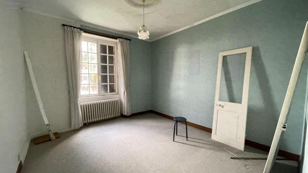 Maison à restaurer à vendre à Carhaix-Plouguer dans le Finistère (29270), ref : C222