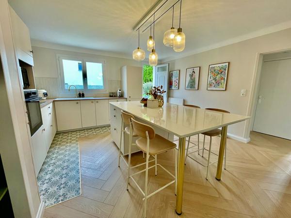 MAISON 150 M² - 5 CHAMBRES - 1200 m² JARDIN - PISCINE - MENARDAIS
