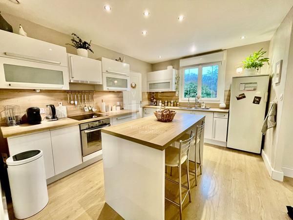 MAISON 150 M² - 5 CHAMBRES - 1200 m² JARDIN - PISCINE - MENARDAIS