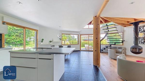 Villa individuelle T6 230 m2 Beaux Volumes Moderne en Fond d'Impasse Calme Absolu