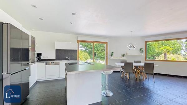 Villa individuelle T6 230 m2 Beaux Volumes Moderne en Fond d'Impasse Calme Absolu