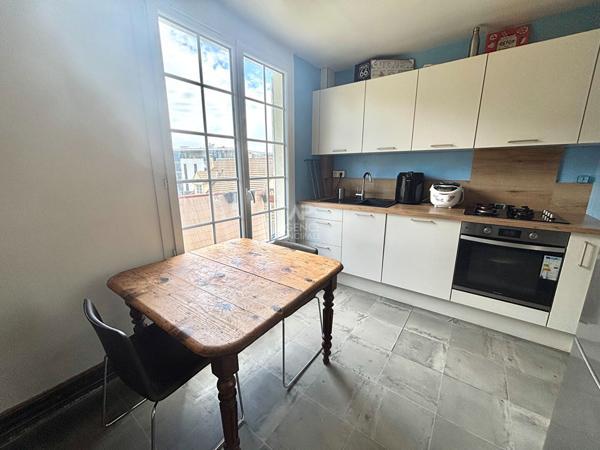 Appartement Pontoise 5 pièce(s) 104 m2 - Centre ville gare 273 000 € **  - Référence  11238